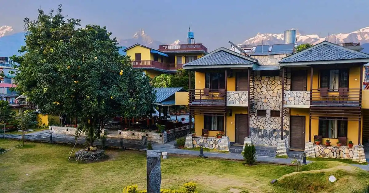 The Lakeside Retreat Exterior Image