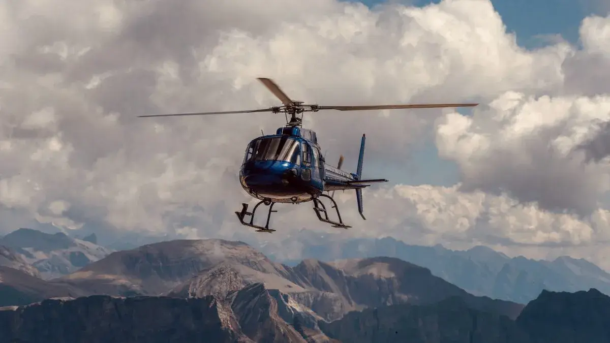 Helicopter flying in Manang Sky